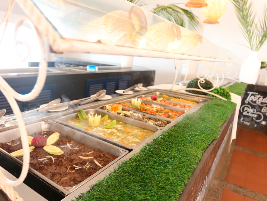 Costa Caribe Beach Hotel & Resort